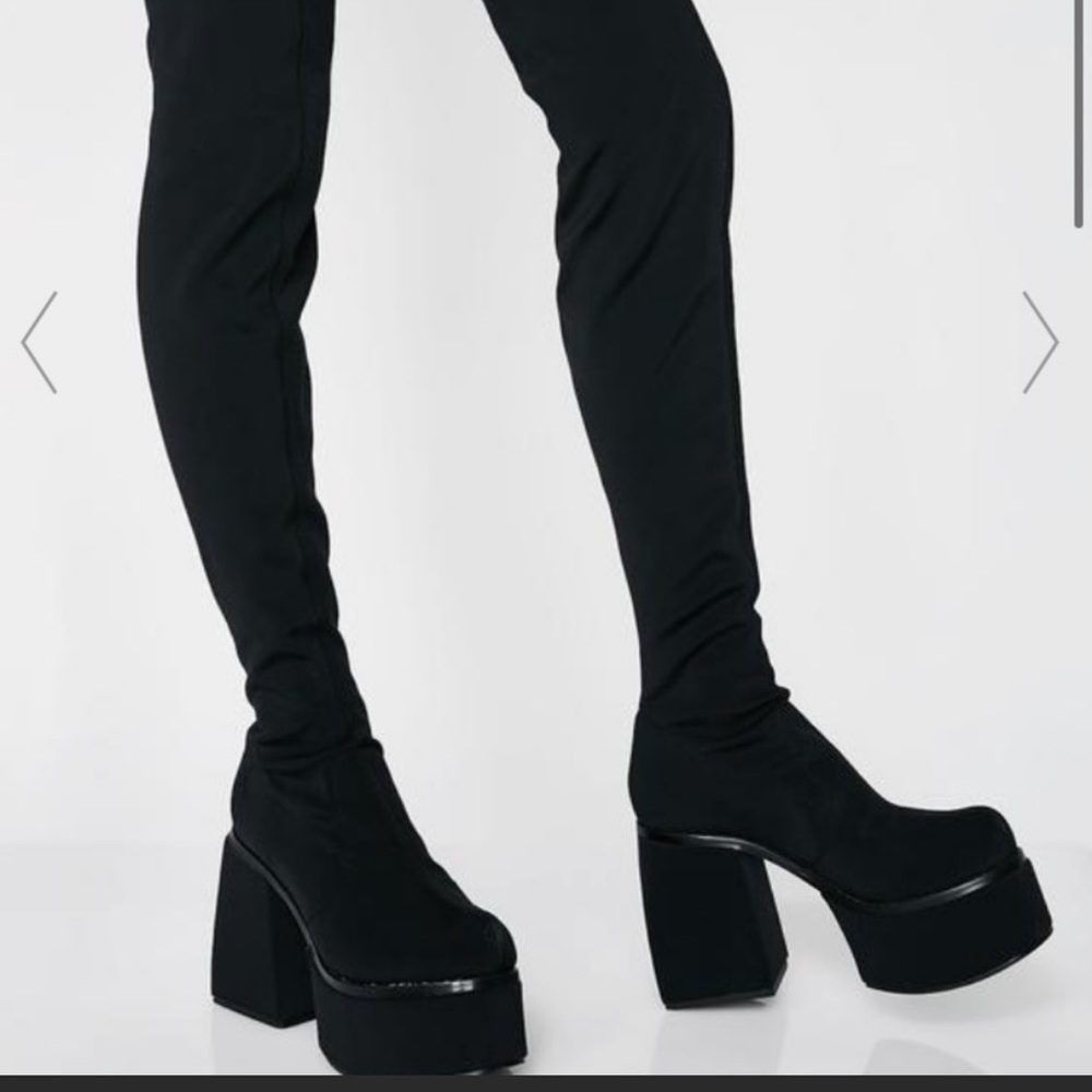 ISO YRU Vida Boots 6/6.5